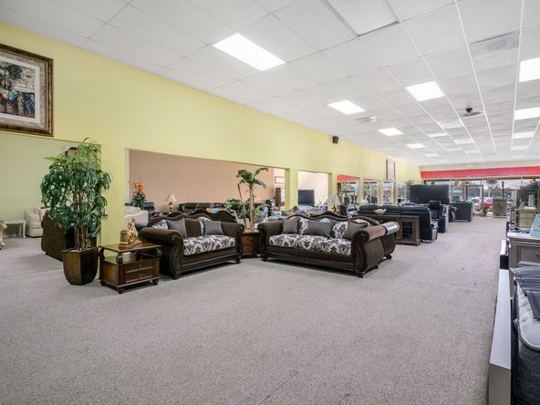 NNN Leased Retail Building - Ideal Furniture Gallery: 116 W 6th St, Hanford, CA 93230